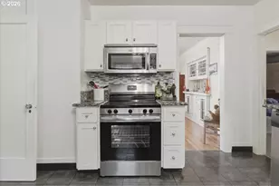 706 W B St, Rainier, OR 97048 - Photo 10