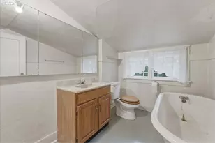 706 W B St, Rainier, OR 97048 - Photo 28
