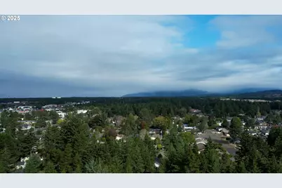 2184 13th St, Florence, OR 97439 - Photo 42
