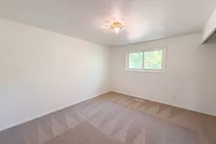 220 NE Cambridge Cir, Corvallis, OR 97330 - Photo 6