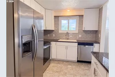 220 NE Cambridge Cir, Corvallis, OR 97330 - Photo 16