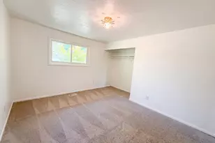 220 NE Cambridge Cir, Corvallis, OR 97330 - Photo 4