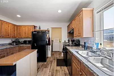722 S 8th St, Cottage Grove, OR 97424 - Photo 16