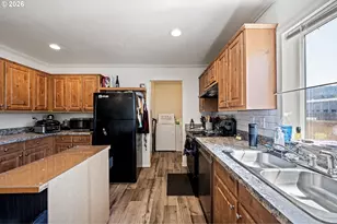 722 S 8th St, Cottage Grove, OR 97424 - Photo 16
