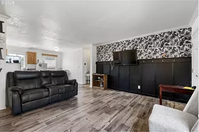 722 S 8th St, Cottage Grove, OR 97424 - Photo 8