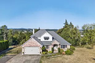 32102 NW Eagle Crest Dr, Ridgefield, WA 98642 - Photo 2