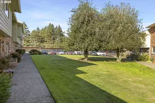 1418 NE Hogan Dr, Gresham, OR 97030 - Photo 4