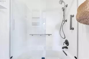 10324 NE Fargo St, Portland, OR 97220 - Photo 24