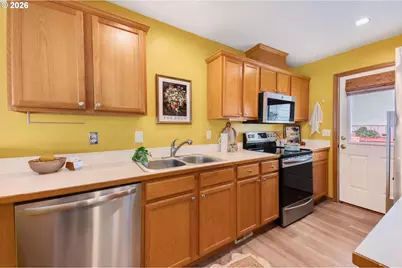 10324 NE Fargo St, Portland, OR 97220 - Photo 12