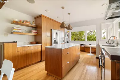 2727 SW Patton Ct, Portland, OR 97201 - Photo 12