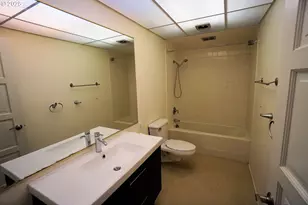 2211 SW 1st Ave, Portland, OR 97201 - Photo 14