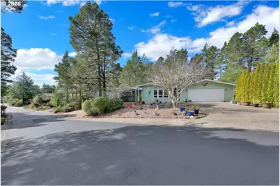 303 Manzanita Dr, Florence, OR 97439 - Photo 1