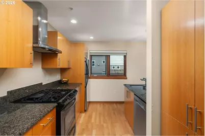 7910 SW 31st Ave #203, Portland, OR 97219 - Photo 8