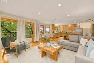 1727 SW Westwood Dr, Portland, OR 97239 - Photo 8