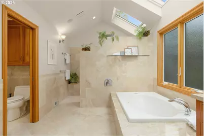 1727 SW Westwood Dr, Portland, OR 97239 - Photo 12