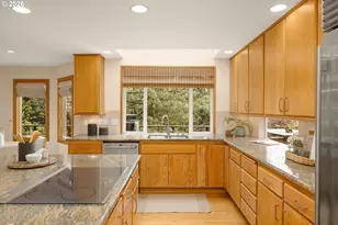 1727 SW Westwood Dr, Portland, OR 97239 - Photo 22