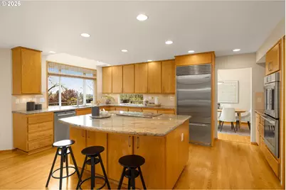 1727 SW Westwood Dr, Portland, OR 97239 - Photo 8