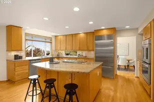 1727 SW Westwood Dr, Portland, OR 97239 - Photo 8
