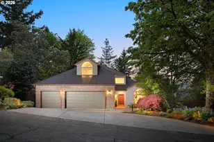 1727 SW Westwood Dr, Portland, OR 97239 - Photo 2
