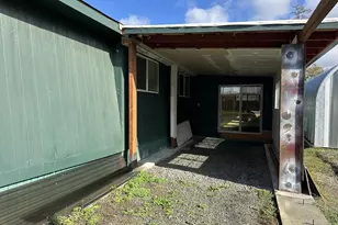 25656 Wildwood Rd, Veneta, OR 97487 - Photo 6
