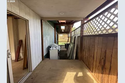 25656 Wildwood Rd, Veneta, OR 97487 - Photo 18