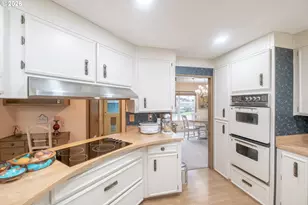 2120 Robins Ln SE, Salem, OR 97306 - Photo 18