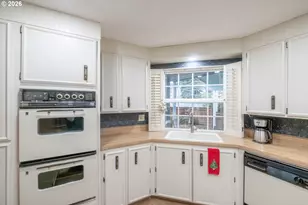 2120 Robins Ln SE, Salem, OR 97306 - Photo 14