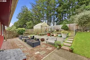 425 Radar Rd, Coos Bay, OR 97420 - Photo 30