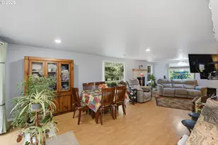 425 Radar Rd, Coos Bay, OR 97420 - Photo 14