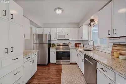 1107 SE 123rd Ave, Portland, OR 97233 - Photo 6