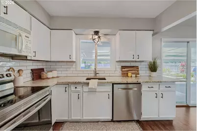1107 SE 123rd Ave, Portland, OR 97233 - Photo 8