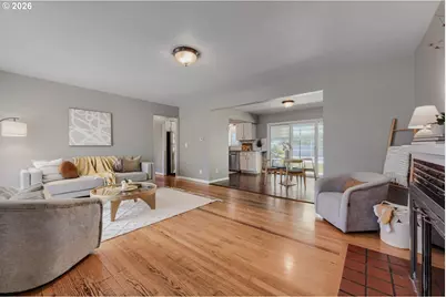 1107 SE 123rd Ave, Portland, OR 97233 - Photo 4
