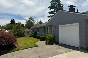 1107 SE 123rd Ave, Portland, OR 97233 - Photo 2