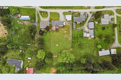 1820 E Cedar St, Myrtle Point, OR 97458 - Photo 26