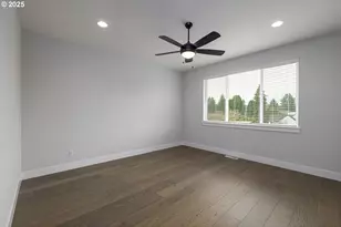 15201 S E Towers Ter, Milwaukie, OR 97267 - Photo 16