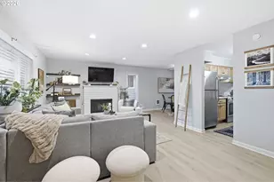 11263 SW Springwood Dr, Portland, OR 97223 - Photo 2
