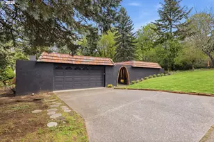 6011 SW Salmon St, Portland, OR 97221 - Photo 2