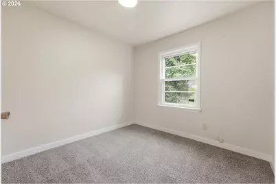 8011 N Clarendon Ave, Portland, OR 97203 - Photo 10