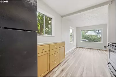 8011 N Clarendon Ave, Portland, OR 97203 - Photo 8