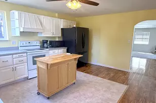 584 Exchange St, North Bend, OR 97459 - Photo 12