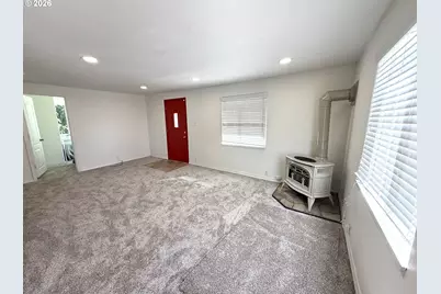 584 Exchange St, North Bend, OR 97459 - Photo 20