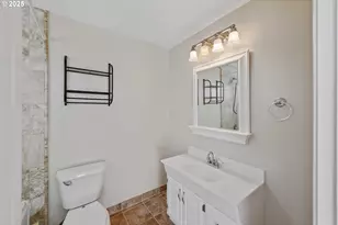 584 Exchange St, North Bend, OR 97459 - Photo 38