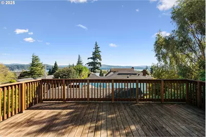 584 Exchange St, North Bend, OR 97459 - Photo 6