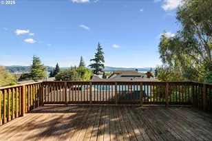 584 Exchange St, North Bend, OR 97459 - Photo 6