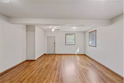 584 Exchange St, North Bend, OR 97459 - Photo 32