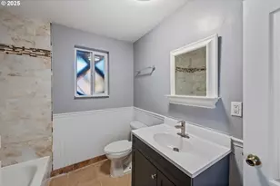 584 Exchange St, North Bend, OR 97459 - Photo 22