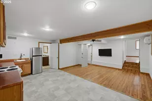 584 Exchange St, North Bend, OR 97459 - Photo 28