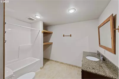 584 Exchange St, North Bend, OR 97459 - Photo 28