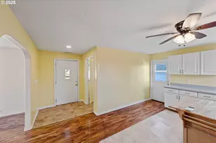 584 Exchange St, North Bend, OR 97459 - Photo 10