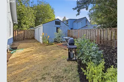 2380 Emerald St, Eugene, OR 97403 - Photo 28
